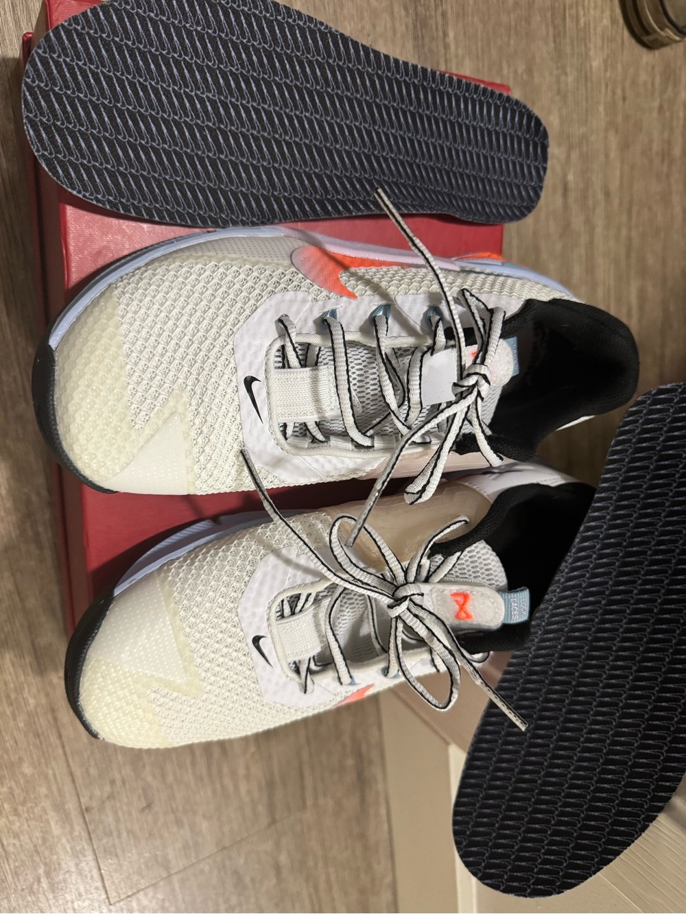 BNWOT Nike metcon 7 white doll size women’s 7